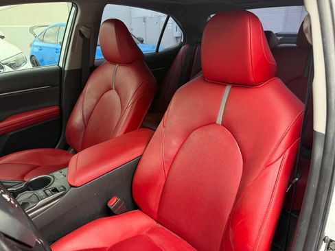 Used 2021 Toyota Camry XSE FWD image 3