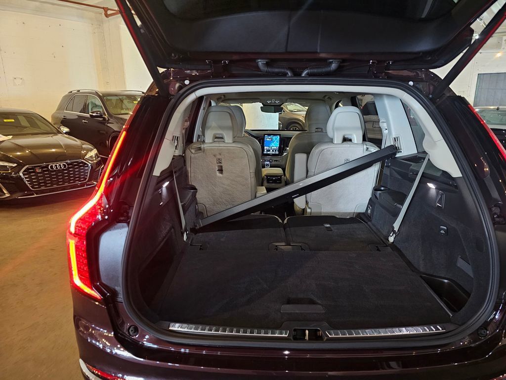 Certified 2025 Volvo XC90 T8 Ultra AWD/4WD image 7