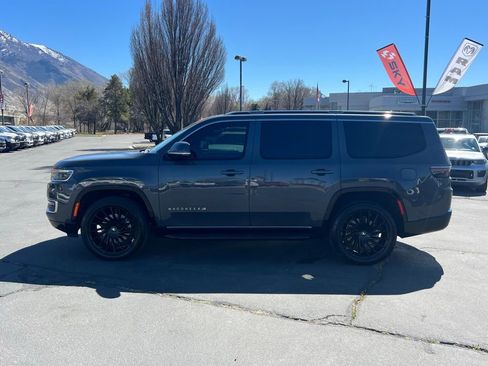 Used 2022 Jeep Wagoneer Series III w/ Flexible Seating Group AWD/4WD image 14