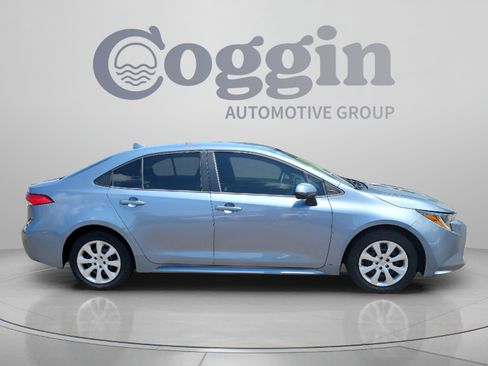 Used 2020 Toyota Corolla LE FWD image 6