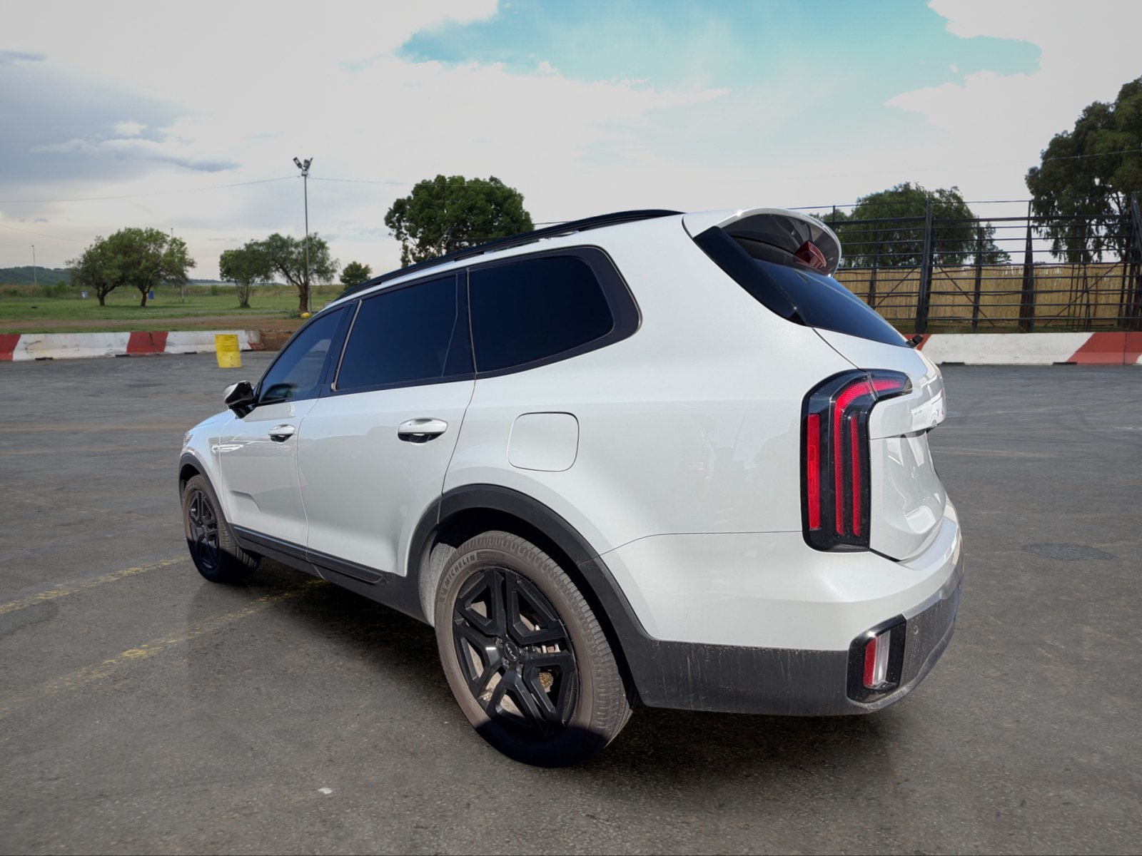 Certified 2023 Kia Telluride SX X-Line AWD/4WD image 4