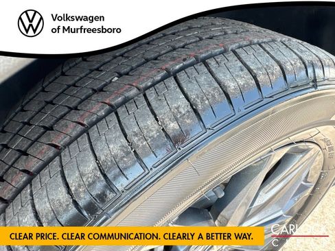 Used 2023 Volkswagen Tiguan SE w/ Panoramic Sunroof Package FWD image 15