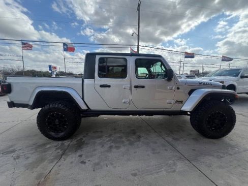 Used 2022 Jeep Gladiator Sport image 4