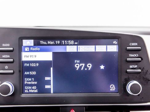 Used 2023 Hyundai Elantra SEL image 20