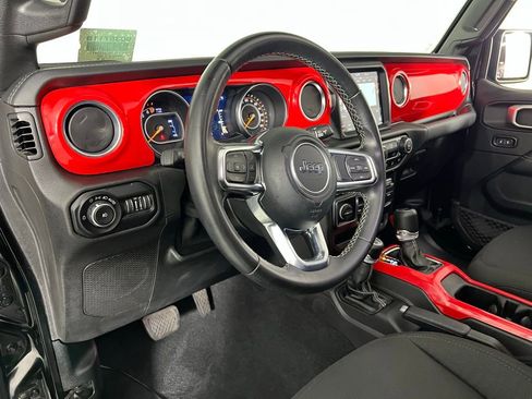 Used 2020 Jeep Wrangler Unlimited Sahara image 20