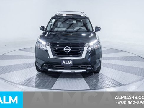 Used 2024 Nissan Pathfinder SL w/ SL Premium Package FWD image 15