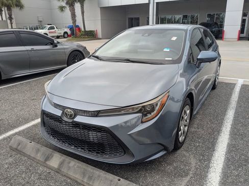Used 2020 Toyota Corolla LE image 2