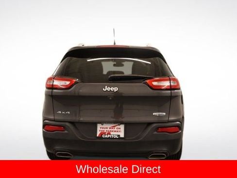 Used 2015 Jeep Cherokee Latitude w/ Cold Weather Group AWD/4WD image 3