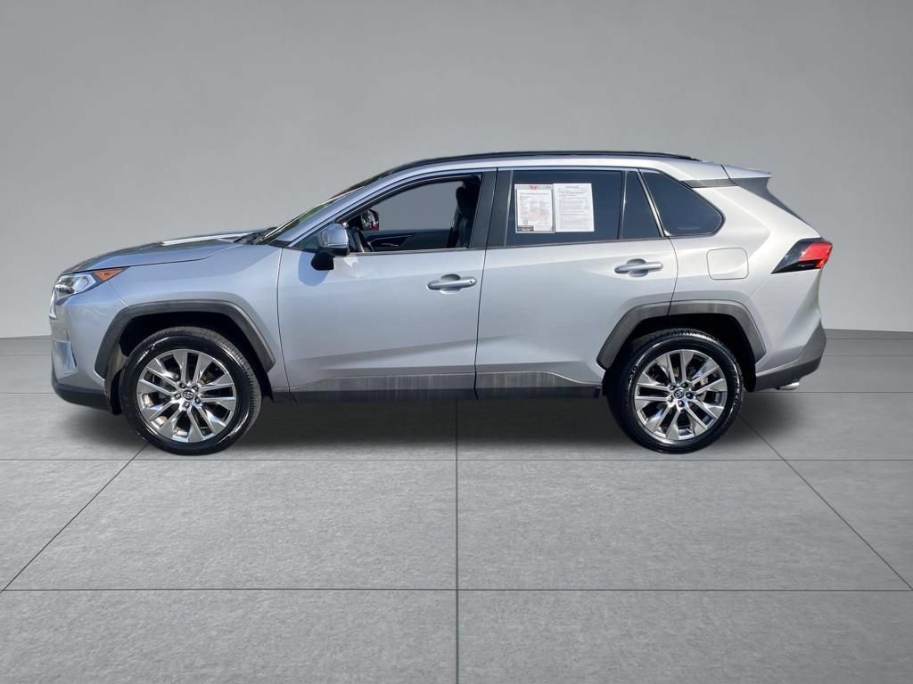 Used 2020 Toyota RAV4 XLE Premium AWD/4WD image 4