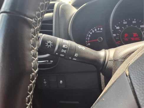 Used 2019 Kia Soul + FWD image 17