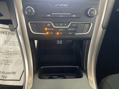 Used 2019 Ford Fusion SE image 41