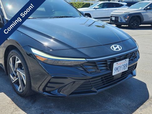 Used 2024 Hyundai Elantra Limited FWD image 9