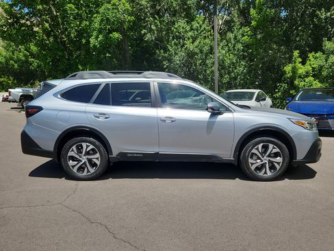 Used 2021 Subaru Outback Limited XT w/ Popular Package #2 AWD/4WD image 2