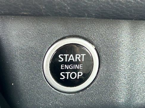 Used 2023 Nissan Rogue SV AWD/4WD image 15