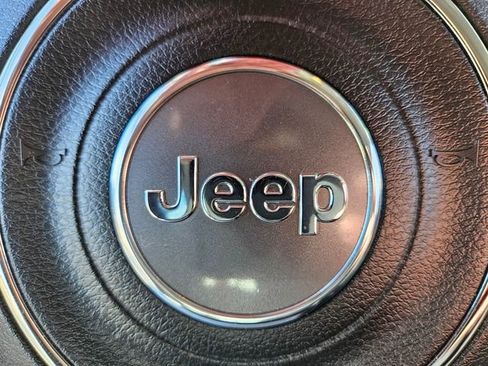 Used 2023 Jeep Renegade Latitude image 26