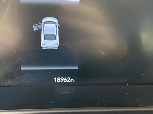 Used 2024 Hyundai Elantra SE image 12