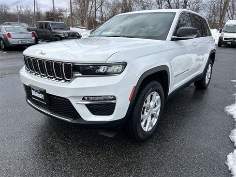 Certified 2023 Jeep Grand Cherokee Limited image 4