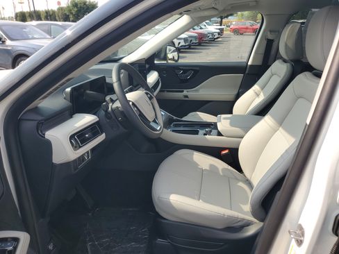 New 2026 Lincoln Aviator AWD image 11