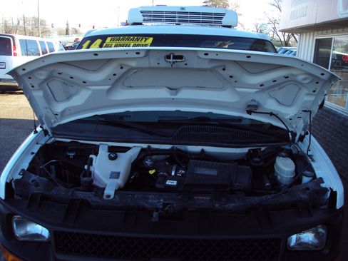 Used 2014 Chevrolet Express 1500 AWD image 27