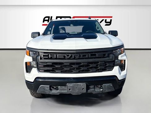 Used 2025 Chevrolet Silverado 1500 Custom Trail Boss w/ Dark Appearance Package image 2