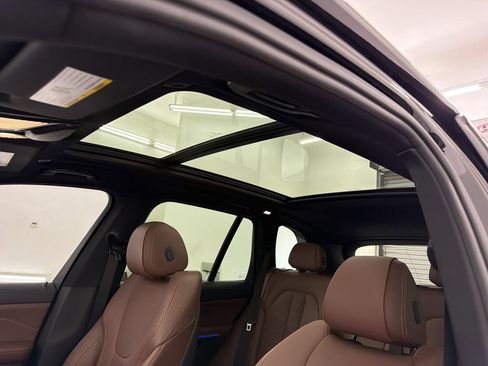 Used 2020 BMW X5 xDrive40i w/ M Sport Package image 14