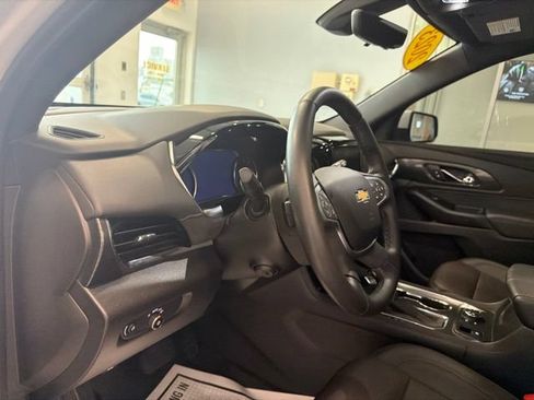 Used 2023 Chevrolet Traverse High Country AWD/4WD image 25