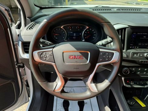 Used 2024 GMC Terrain SLE image 6