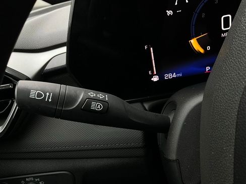 Used 2025 Chevrolet TrailBlazer LT image 32