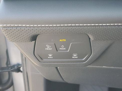 New 2026 Volkswagen Atlas SE FWD image 27