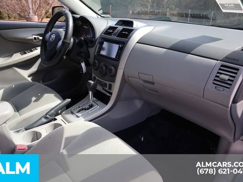 Used 2013 Toyota Corolla LE image 27