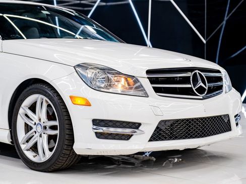 Used 2014 Mercedes-Benz C 250 Sedan image 5