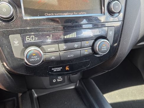 Used 2020 Nissan Rogue Sport SV AWD/4WD image 22