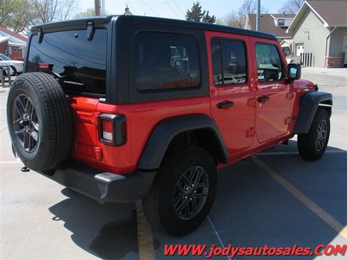 Used 2025 Jeep Wrangler Unlimited Sport AWD/4WD image 40