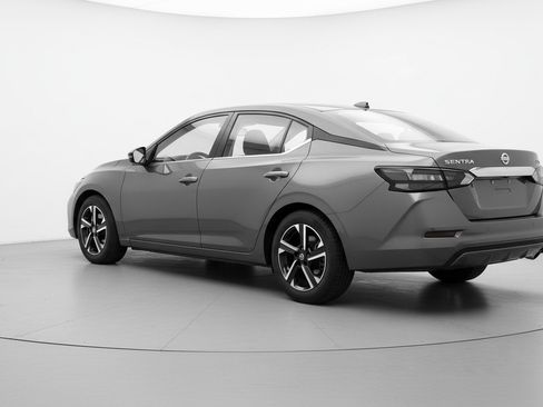 Used 2025 Nissan Sentra SV image 6