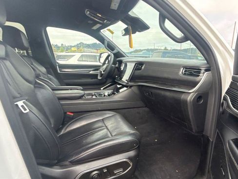 Used 2022 Jeep Wagoneer Series I AWD/4WD image 11