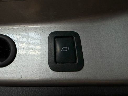 Used 2016 Toyota Highlander XLE image 45