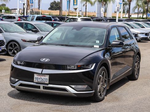 Used 2022 Hyundai Ioniq 5 SE RWD image 3