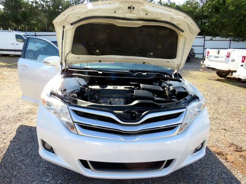 Used 2013 Toyota Venza LE image 30