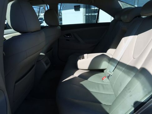 Used 2009 Toyota Camry FWD image 7
