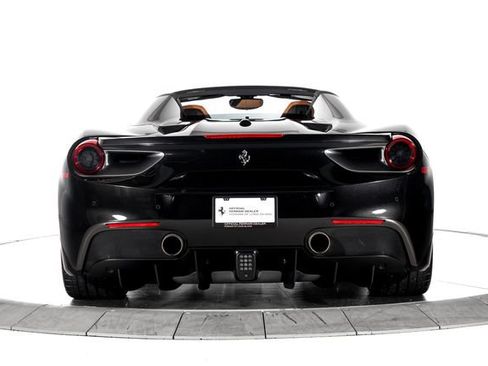 Used 2018 Ferrari 488 Spider RWD image 8