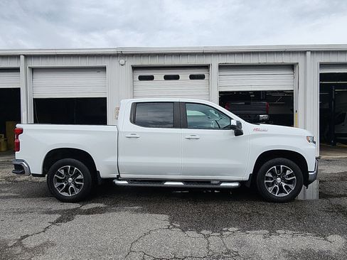 Used 2021 Chevrolet Silverado 1500 LT w/ Z71 Off-Road Package AWD/4WD image 6