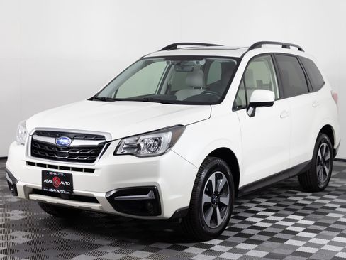 Used 2017 Subaru Forester 2.5i Premium AWD/4WD image 2