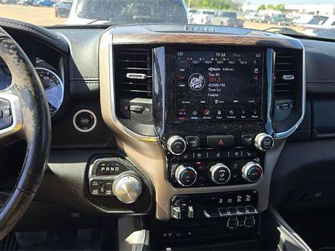 Used 2019 RAM 1500 Laramie AWD/4WD image 10