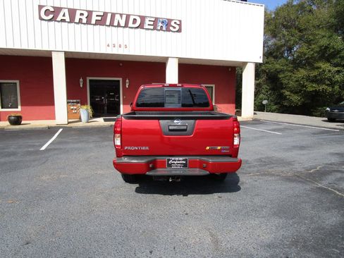 Used 2018 Nissan Frontier SV image 4