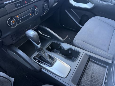 Certified 2024 Nissan Frontier SV image 16