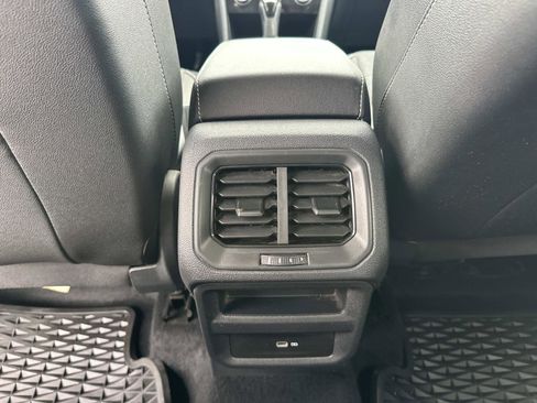 Used 2023 Volkswagen Taos SE FWD image 13