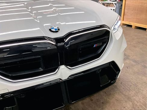 Used 2025 BMW M5 w/ Carbon Package AWD/4WD image 33