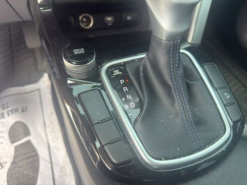 Used 2022 Kia Seltos S image 21