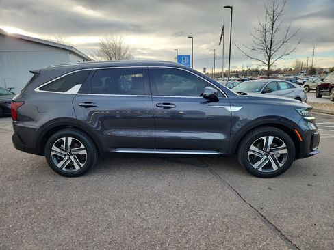 Used 2023 Kia Sorento SX Prestige image 6