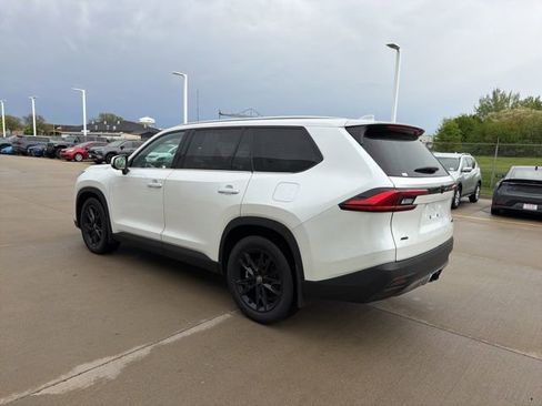 Used 2024 Toyota Grand Highlander AWD image 5